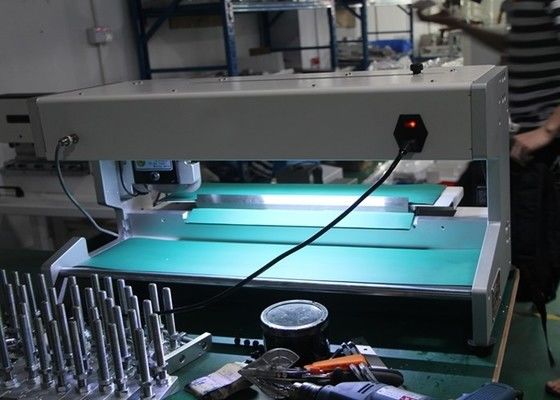 قیمت خوب تجهیزات جدا کردن صفحه PCB از فولاد ضد زنگ 400mm طول برش چراغ LED مجهز به تیغه جدا کننده PCB متحرک آنلاین